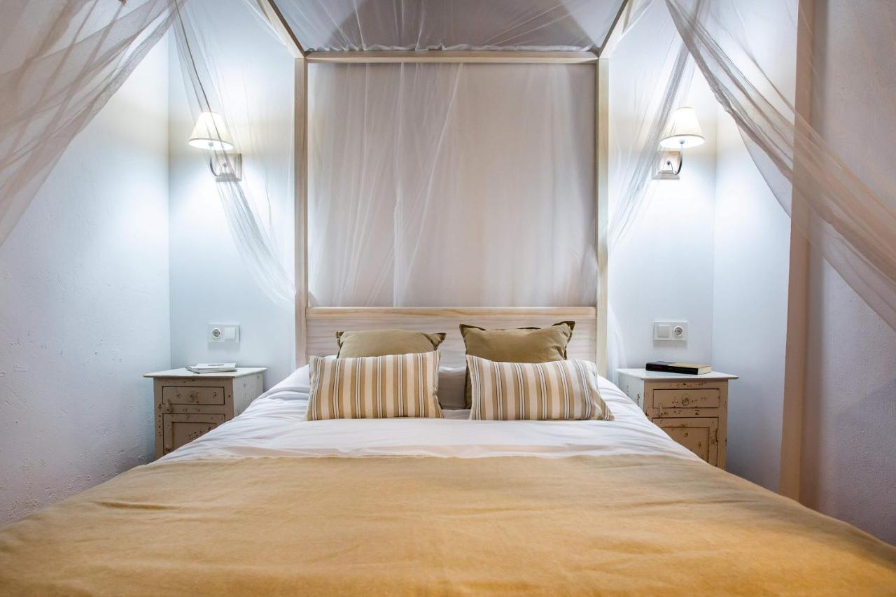 Apartamentos Puente De La Juderia แอร์วาส ภายนอก รูปภาพ