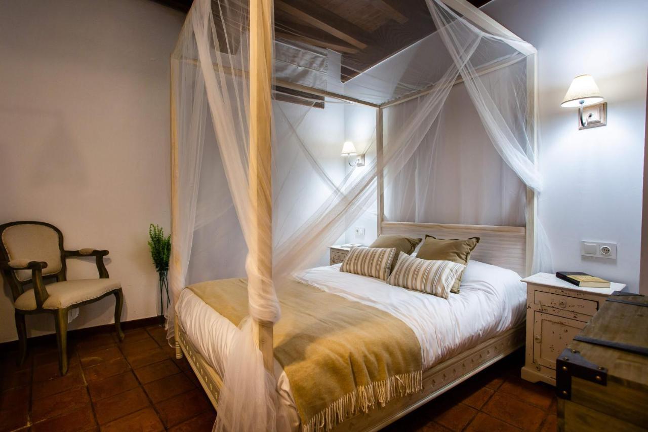Apartamentos Puente De La Juderia แอร์วาส ภายนอก รูปภาพ
