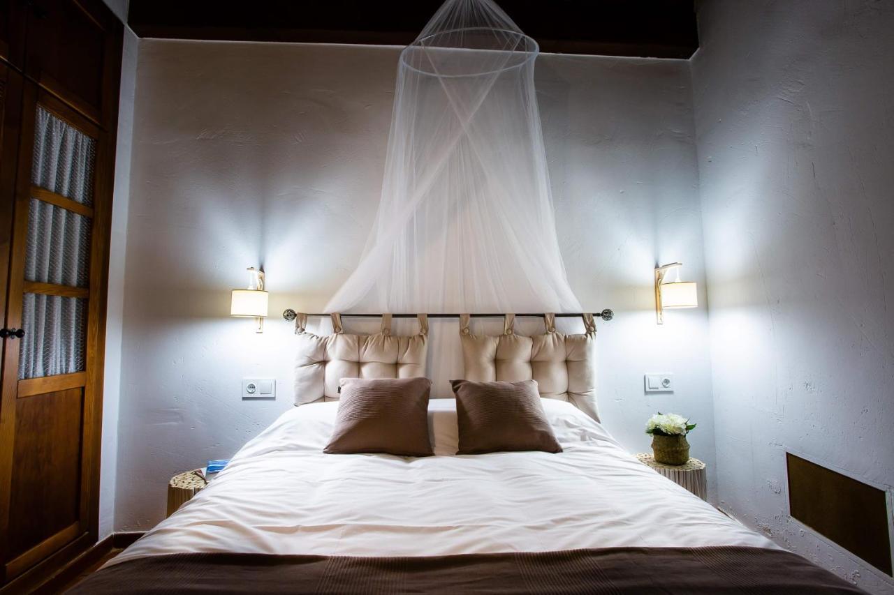 Apartamentos Puente De La Juderia แอร์วาส ภายนอก รูปภาพ