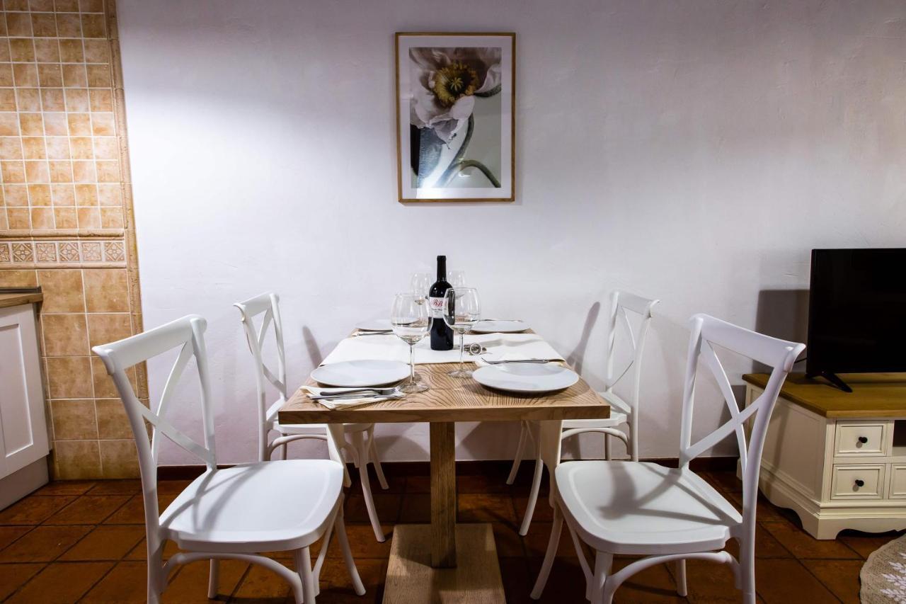 Apartamentos Puente De La Juderia แอร์วาส ภายนอก รูปภาพ