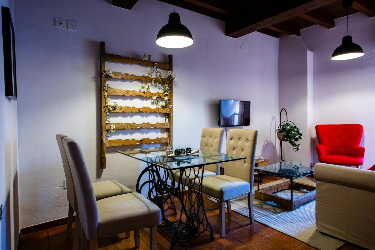 Apartamentos Puente De La Juderia แอร์วาส ภายนอก รูปภาพ